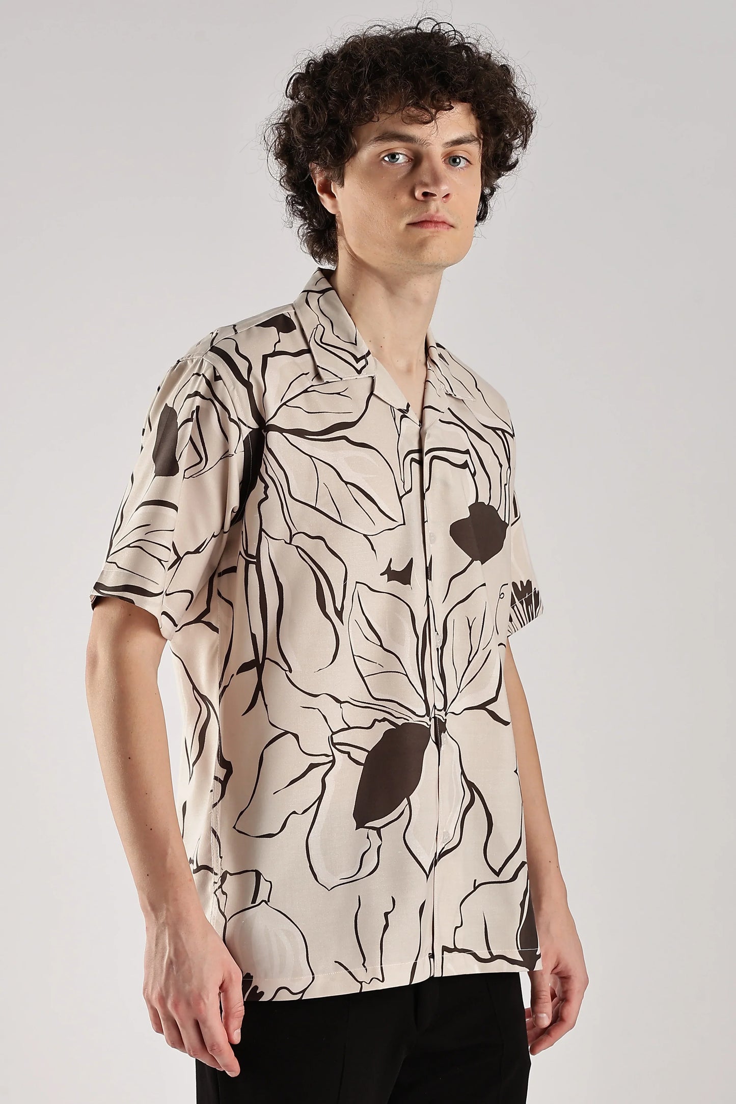 Biege opaque printed casual short sleeve shirt